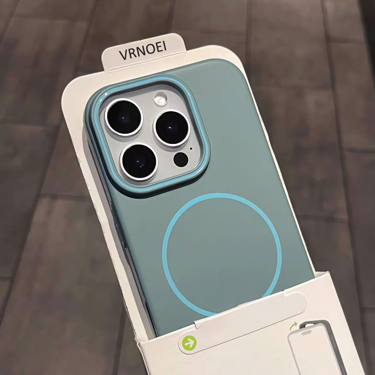 Phone Accessories Online - Luxury Magnetic Wireless Charging Case for